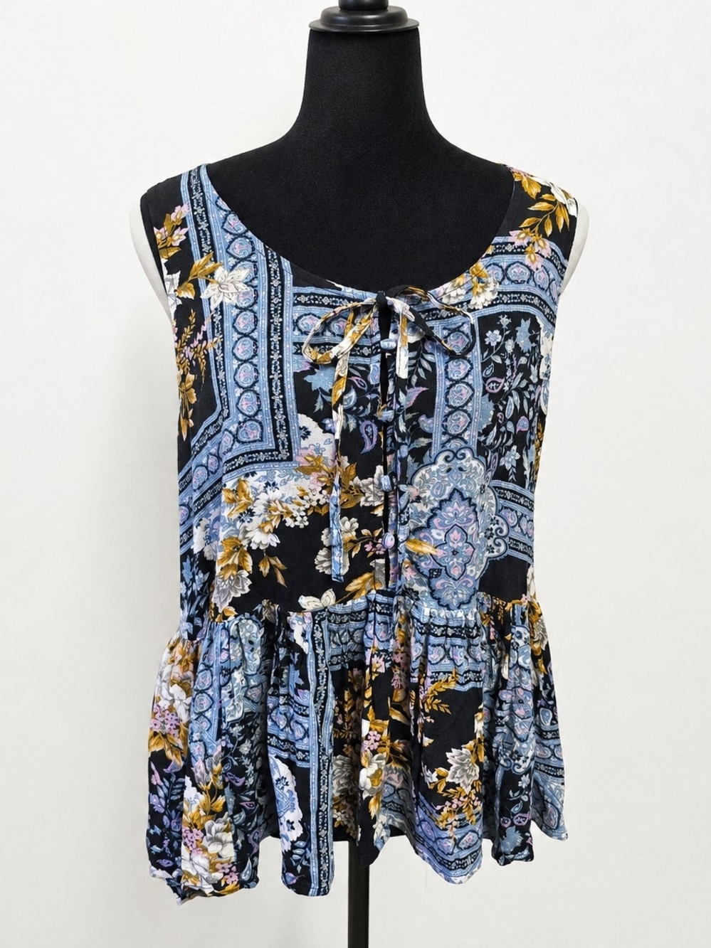 American Eagle Floral Boho Tank Top Size Large Button Front Tie Peplum